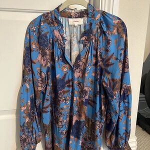 XiRENA long sleeve Emilia top blue floral size Medium.